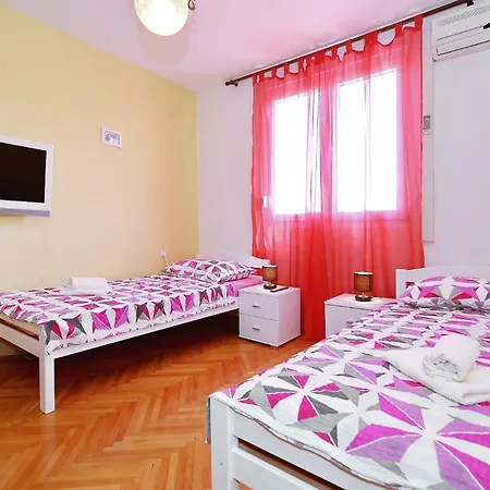 Apartman By The Sea - 24422 *